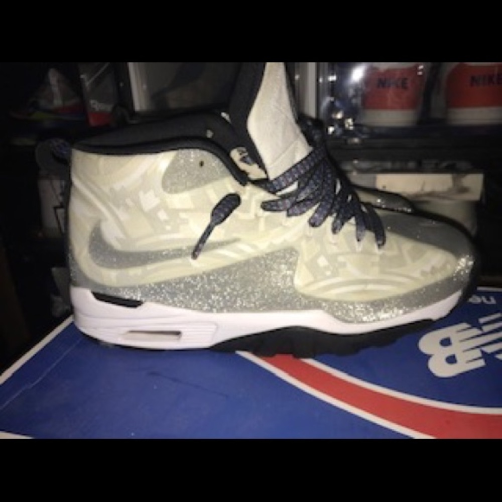 744311-001 NikeAIR UNTOUCHABLE VAPOR SUPERBOWL QS